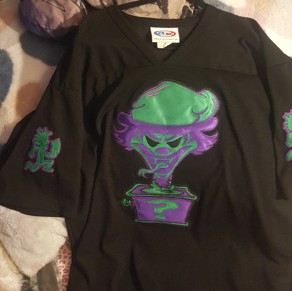 ICP jersey. Riddle box.